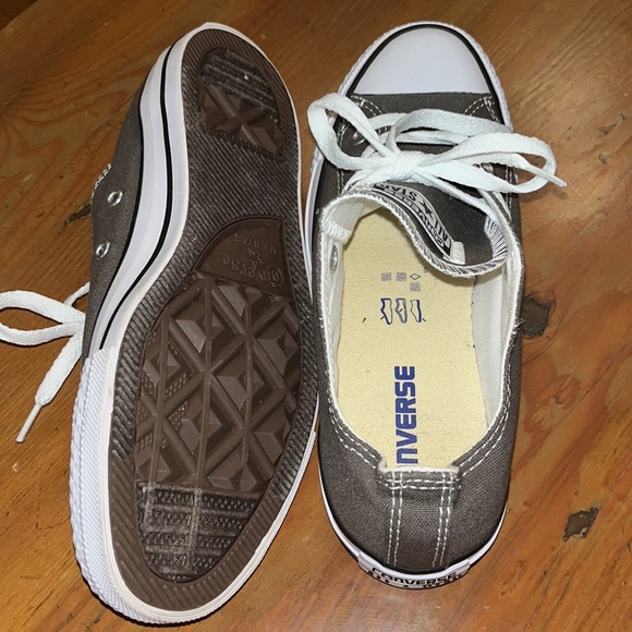 Converse - Picture 2 of 2